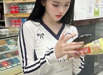 跟随51每日吃瓜的脚步，永不迷路，感受不停的fun浪潮！