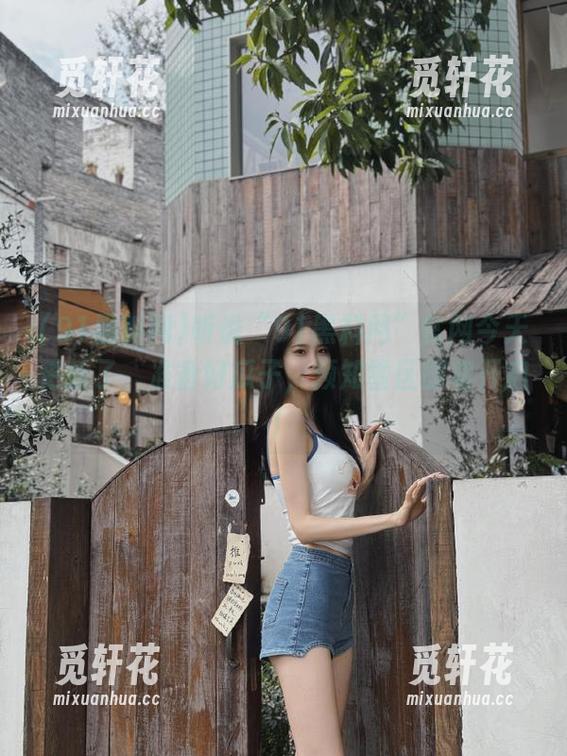 听说“91黑料网”官网今天更新了，准备好瓜子，预知雷区即将开启！