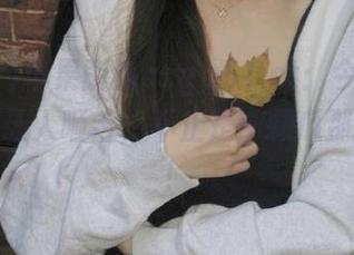 苹果版的ccgg51.ct：今天的八卦真是让人咂舌，不止是一颗瓜那么简单！