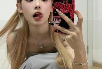 听说hlw会上演一场观看欲爆棚的无聊极限挑战！我已经准备好开始吃瓜了