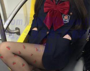 刚刚刷完www.tttzzz.com这个网址，全身充满了五彩斑斓的八卦气息！