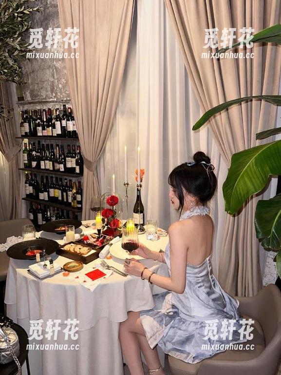 免费吃瓜，一天不看你就会怀疑人生，每日更新，让你的偶像包袱更重！