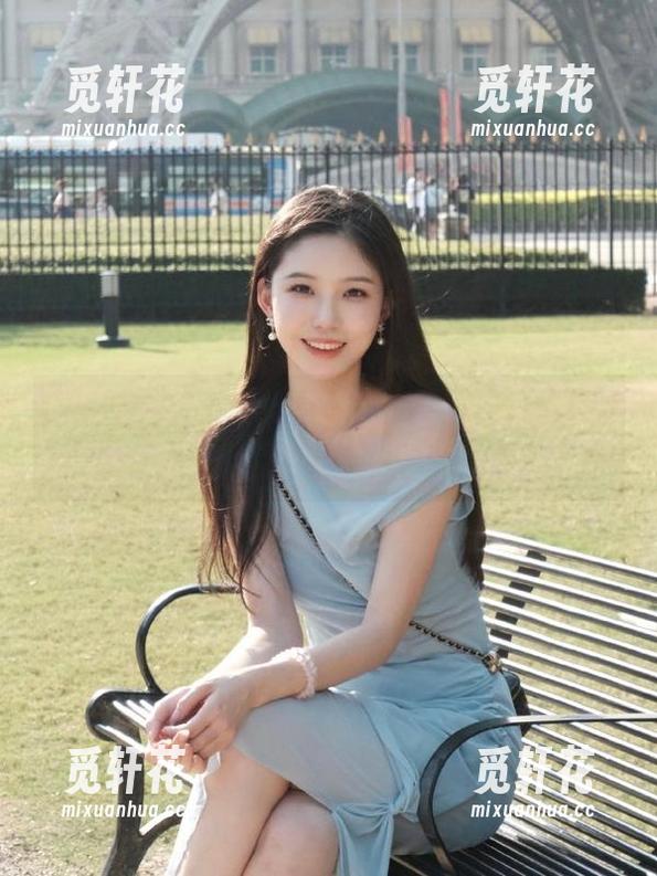 页面上循环播放的黑料视频，17c吃瓜网真是选择困难症患者的春天