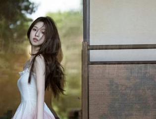 朝阳和吃瓜网的视频，都是由光芒与忍不住的好奇围绕的！