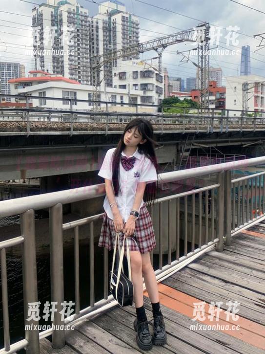 谁能告诉我，‘我要吃瓜网’开什么门？地址在哪里？