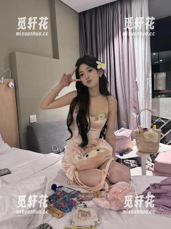 扒哥黑料网页曝光：明星们的白天和黑夜，别有一番风味！