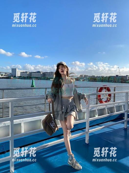观看黑料社区官网，谁说吃瓜不能边吃边看节目捏？