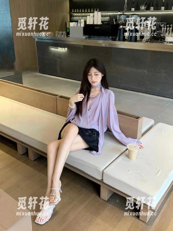 谁说黑料网网页只能吃瓜？我这不，偷偷潜入瓜田，恶搞也是一把好手！