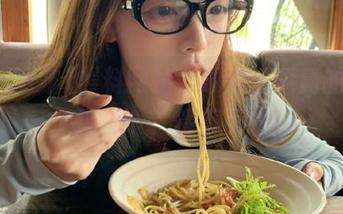 黑料网站下载后，瓜真的是一个接一个，停不下来！