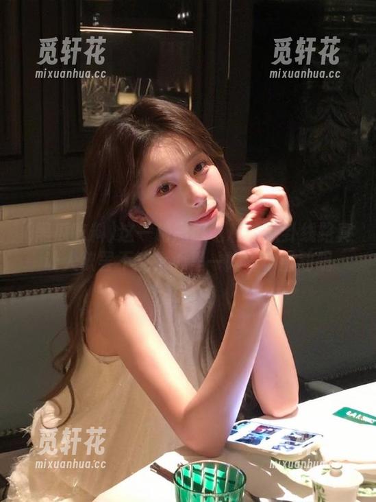 这一趟黑瓜吃料的八卦线路真让人欲罢不能，心里一阵阵小激动呢